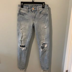 American Eagle Light Wash Distressed Super Stretch Skinny Jean Womens 0